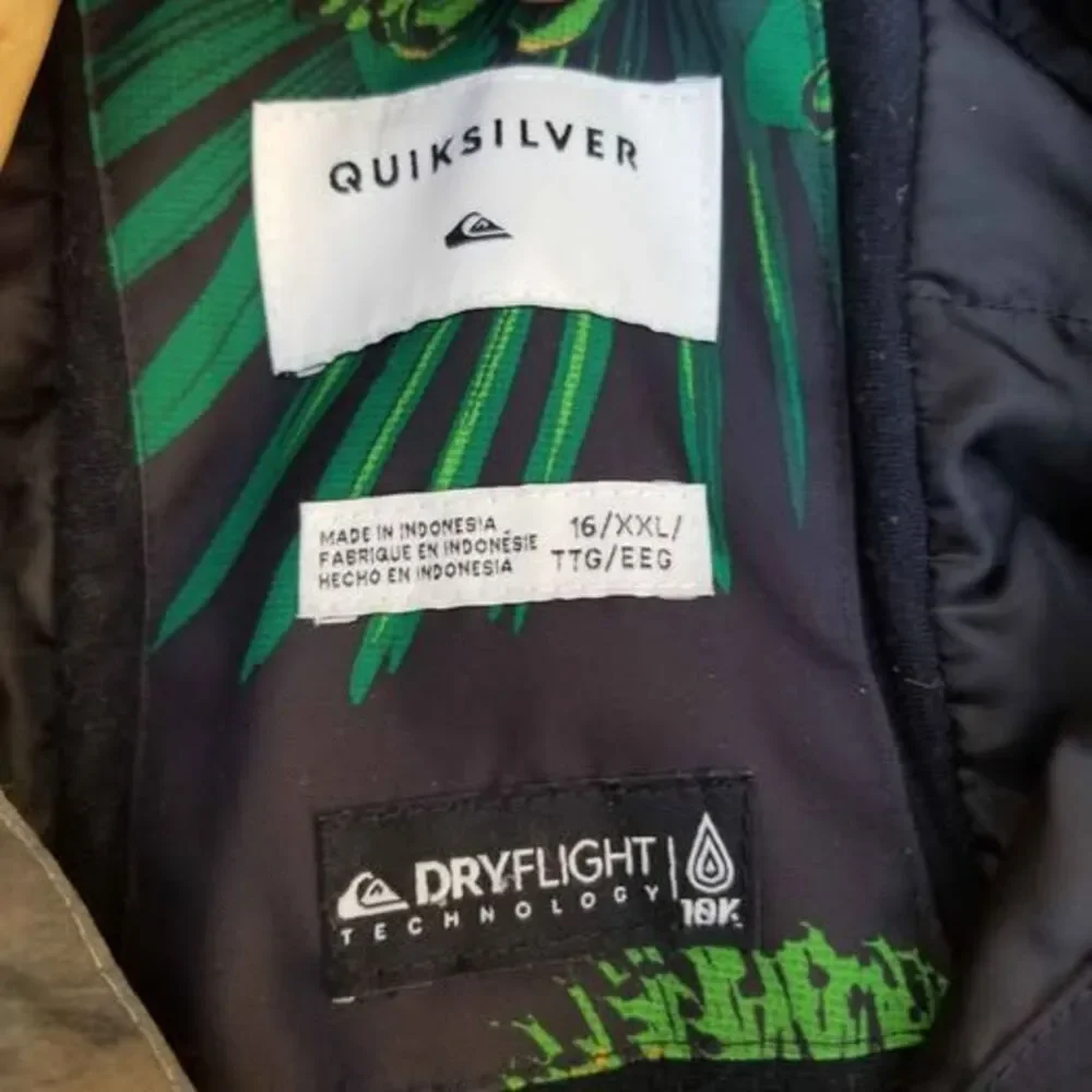 Quicksilver Ambition teen ski and snowboard jacket parka